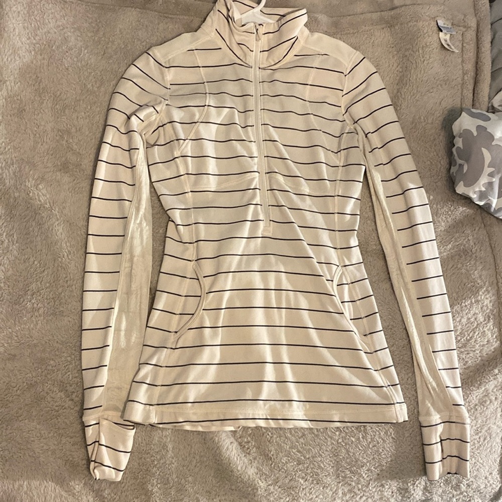 Lulu lemon long sleeve size small